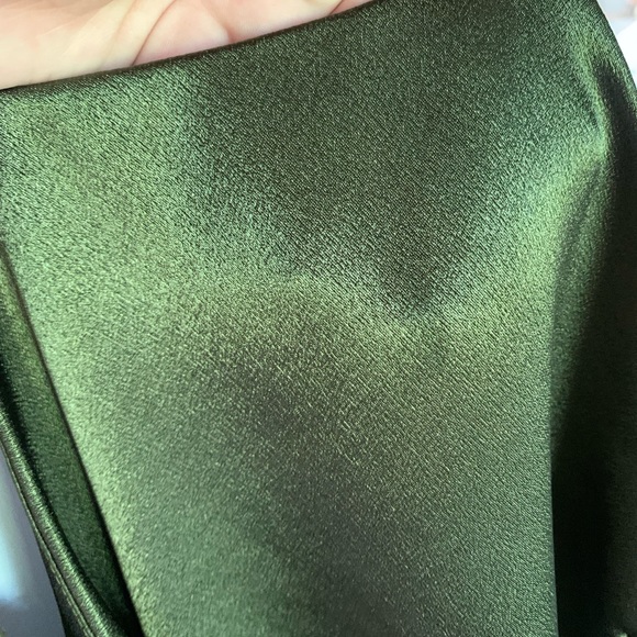 Gorgeous green tank top with lace button up back - Picture 11 of 11